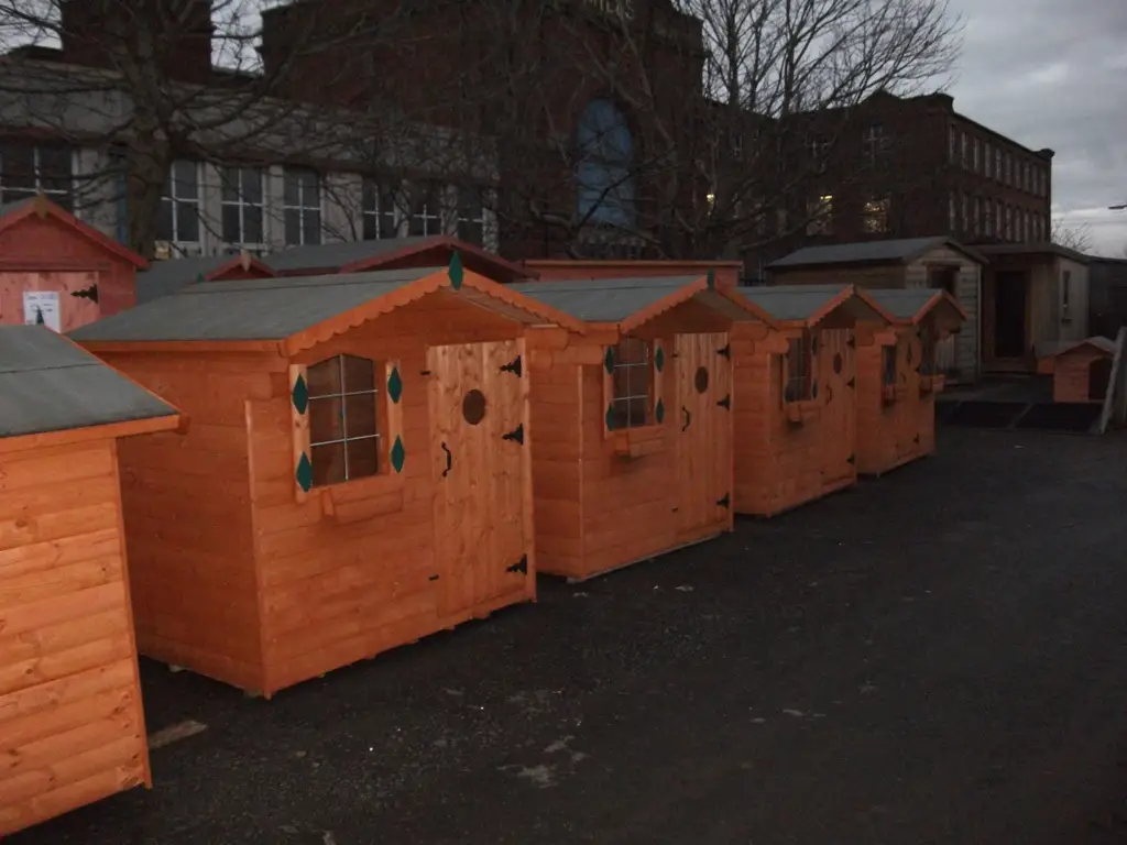 DISPLAY OF PLAY SHEDS DESIGNED FOR CHILDREN