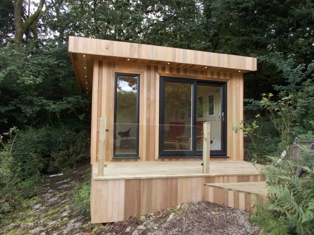 CUSTOM BUILT CEDAR STUDIO FULLY LINED AND INSULATED ASSEMBLED IN THE LAKE DISTRICT