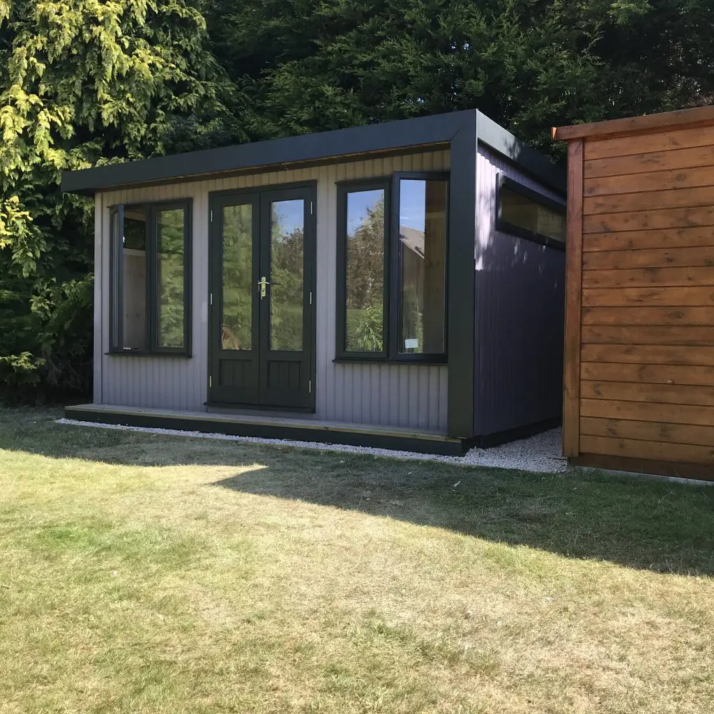 THE PERFECT STUDIO / GARDEN ROOM