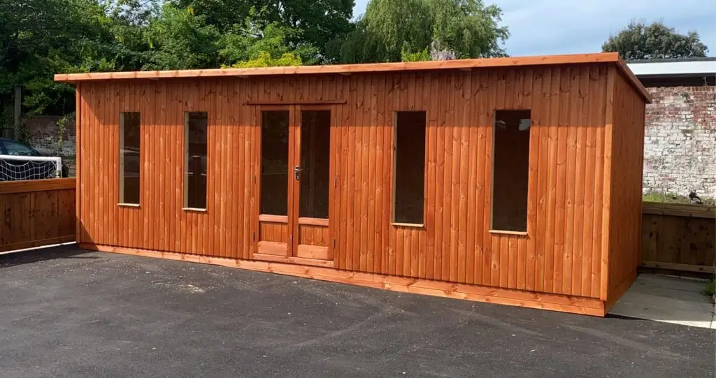 LARGE SUMMERHOUSE TO FIT A LARGER THAN AVERAGE GARDEN
