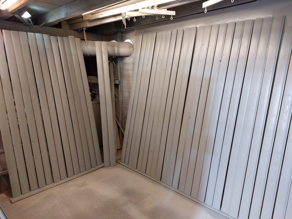 LANCASHIRE SUMMERHOUSES -photo shows pre painted timber done in colour matched undercoat PAINTED SUMMER HOUSES